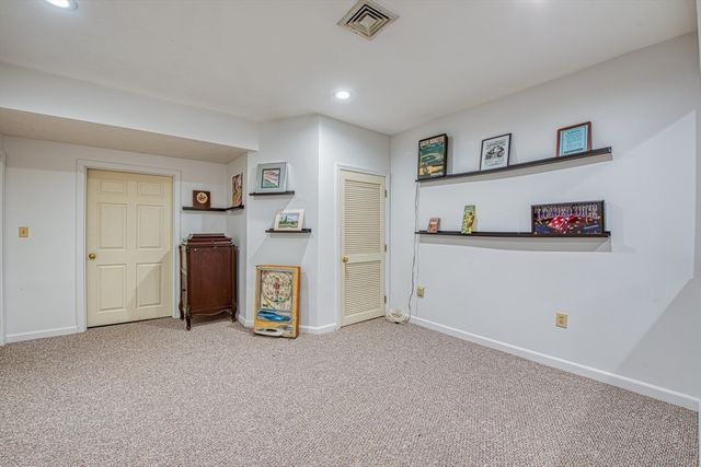 28 Gaslight Ln 28, Easton, MA 02334