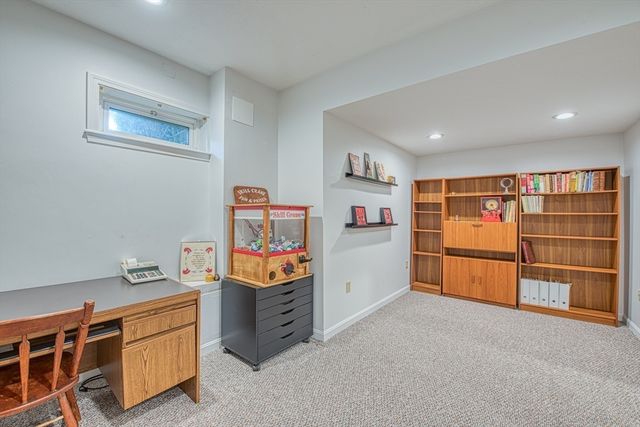 28 Gaslight Ln 28, Easton, MA 02334