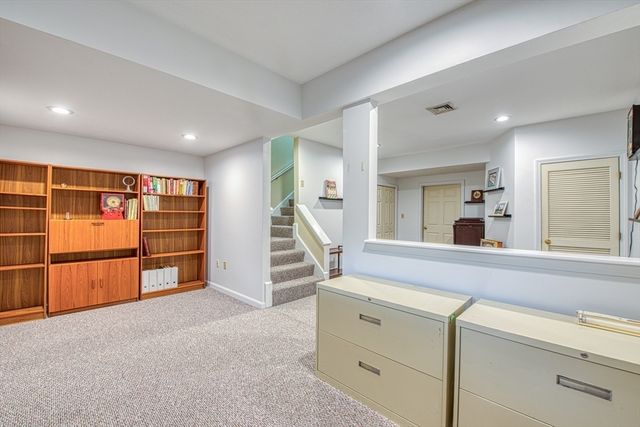 28 Gaslight Ln 28, Easton, MA 02334