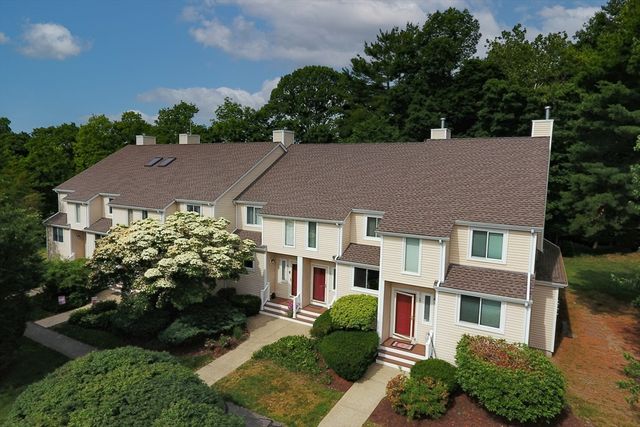 28 Gaslight Ln 28, Easton, MA 02334