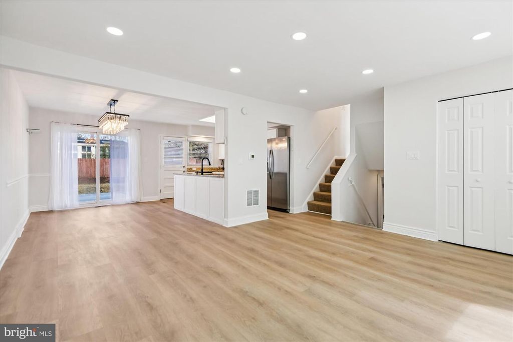 2710 SMITH AVE, Baltimore, MD 21209