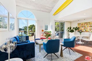 469 Sherman Avenue, Venice, CA 90291