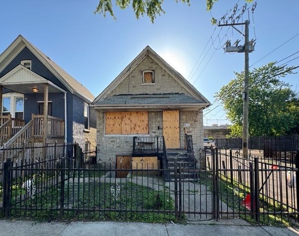 742 N Christiana Avenue, Chicago, IL 60624