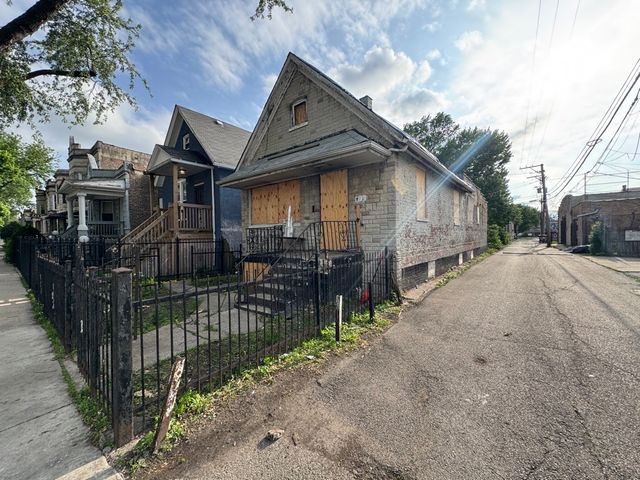 742 N Christiana Avenue, Chicago, IL 60624