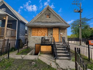 742 N Christiana Avenue, Chicago, IL 60624