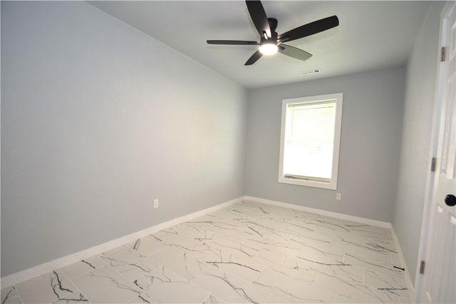 2511 N 4th Street, Rogers, AR 72756