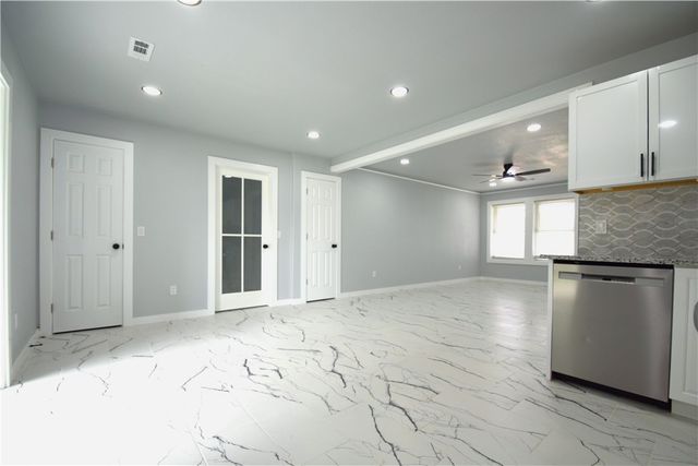 2511 N 4th Street, Rogers, AR 72756