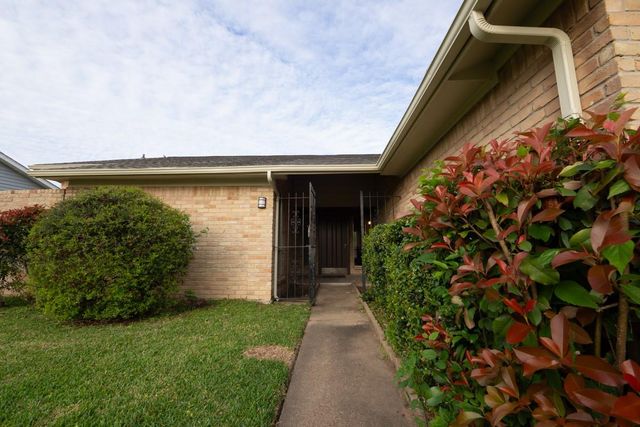 7310 Westbranch Drive, Houston, TX 77072
