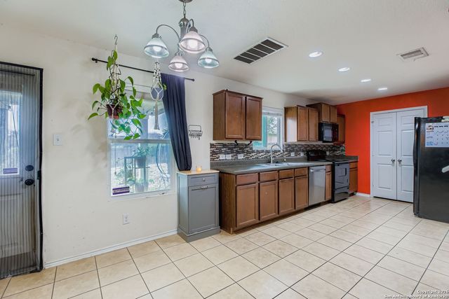 2331 Rosillos Peak, San Antonio, TX 78245