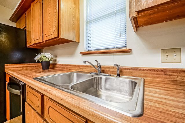 512 County Road 2550, Cleveland, TX 77327
