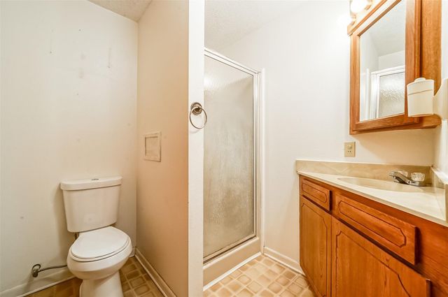 512 County Road 2550, Cleveland, TX 77327