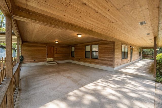 512 County Road 2550, Cleveland, TX 77327
