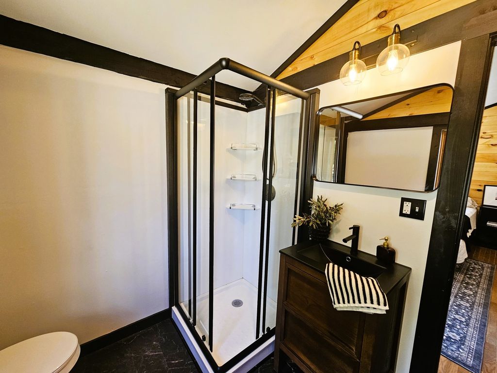 Image 31 of property listing at 2673 County Farm Road, Salem, IL 62881