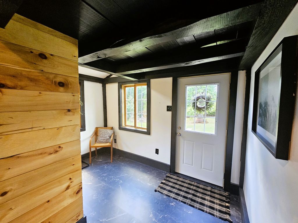Image 37 of property listing at 2673 County Farm Road, Salem, IL 62881