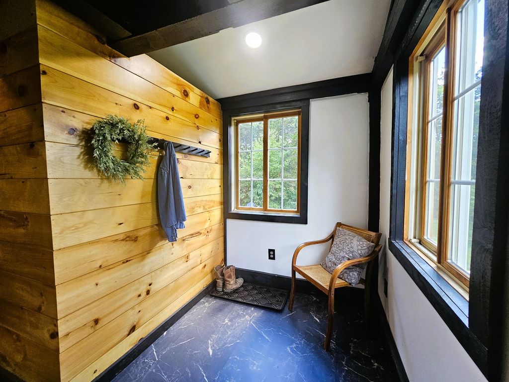 Image 38 of property listing at 2673 County Farm Road, Salem, IL 62881