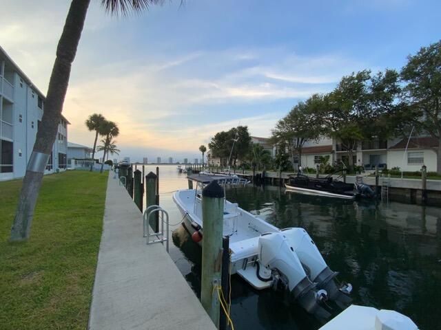 120 Lehane Terrace 305, North Palm Beach, FL 33408