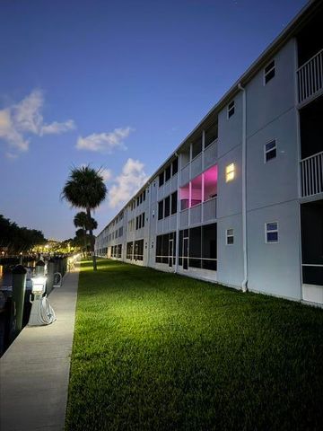 120 Lehane Terrace 305, North Palm Beach, FL 33408
