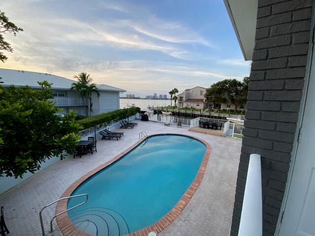 120 Lehane Terrace 305, North Palm Beach, FL 33408