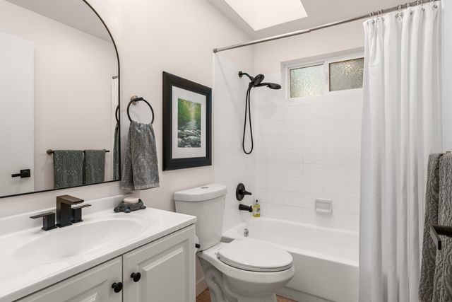 14025 SE 197th Place, Renton, WA 98058
