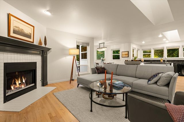 14025 SE 197th Place, Renton, WA 98058