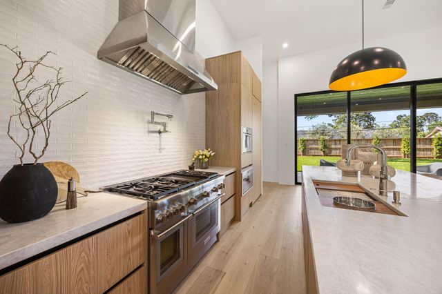 9142 Rangely Drive, Houston, TX 77055