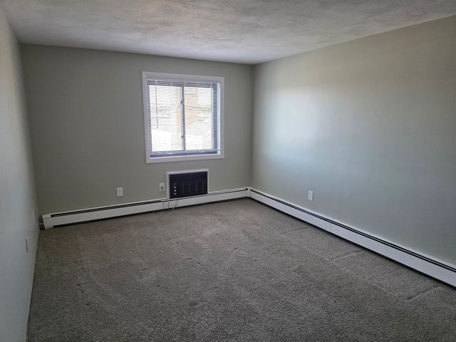 36 Crescent St 17, Wakefield, MA 01880
