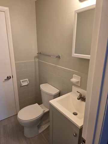 36 Crescent St 17, Wakefield, MA 01880