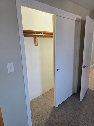 36 Crescent St 17, Wakefield, MA 01880