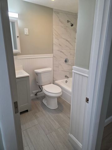 36 Crescent St 17, Wakefield, MA 01880