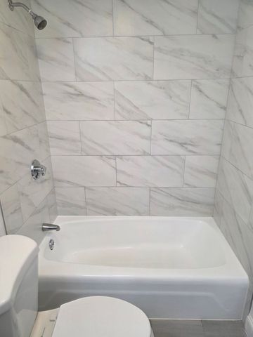 36 Crescent St 17, Wakefield, MA 01880