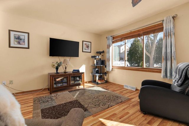 185 N Lexington Parkway, Deforest, WI 53532