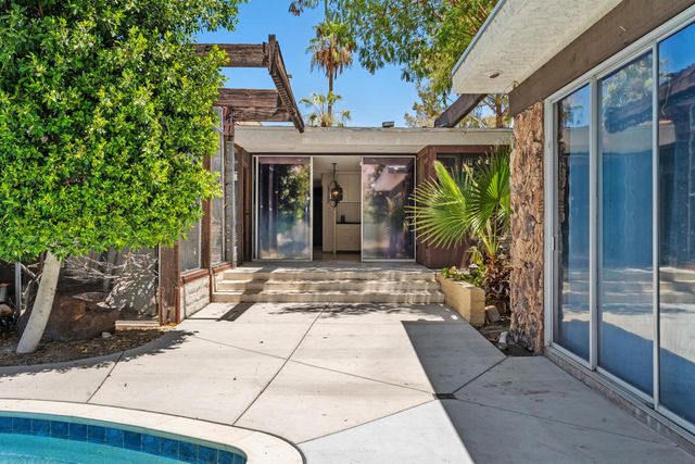 597 S La Mirada Road, Palm Springs, CA 92264