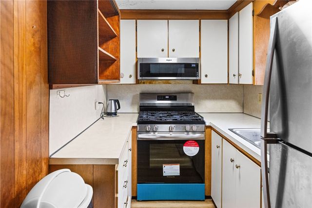 85 Winthrop Avenue, Providence, RI 02908