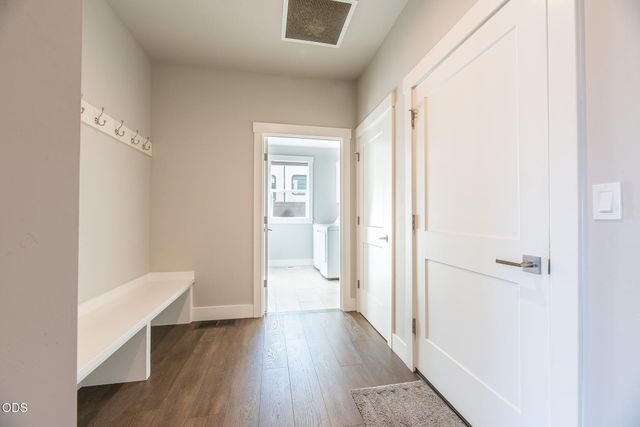 4270 SW 43rd Street, Redmond, OR 97756