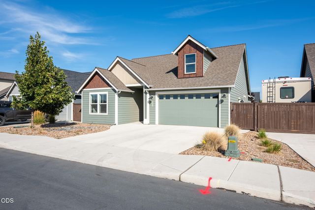 4270 SW 43rd Street, Redmond, OR 97756
