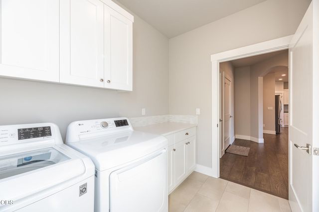 4270 SW 43rd Street, Redmond, OR 97756