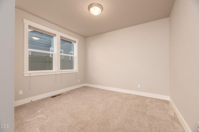 4270 SW 43rd Street, Redmond, OR 97756