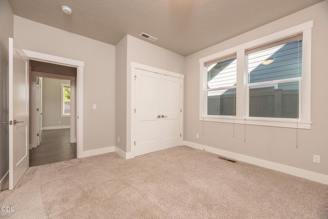 4270 SW 43rd Street, Redmond, OR 97756