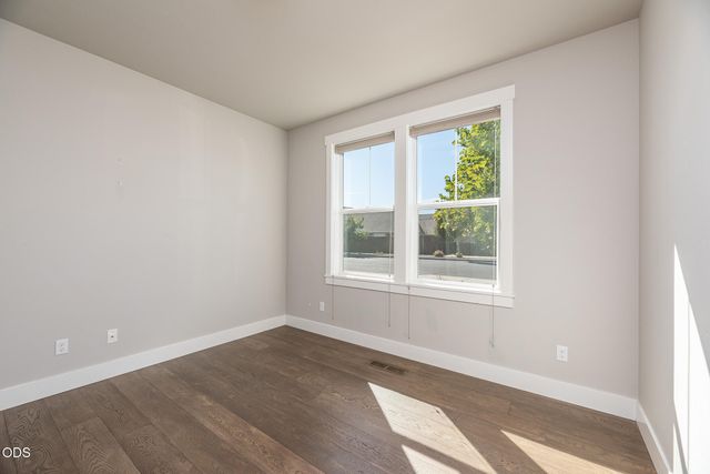 4270 SW 43rd Street, Redmond, OR 97756