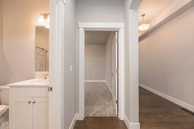 4270 SW 43rd Street, Redmond, OR 97756