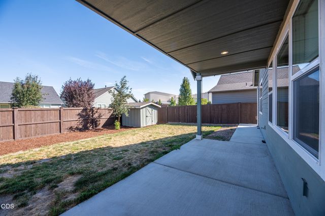 4270 SW 43rd Street, Redmond, OR 97756