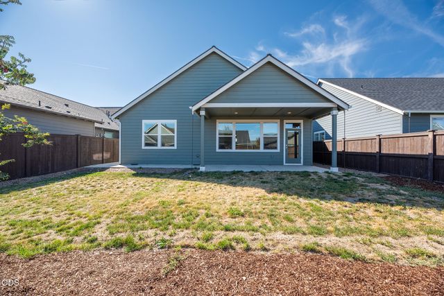 4270 SW 43rd Street, Redmond, OR 97756