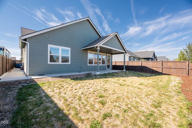 4270 SW 43rd Street, Redmond, OR 97756