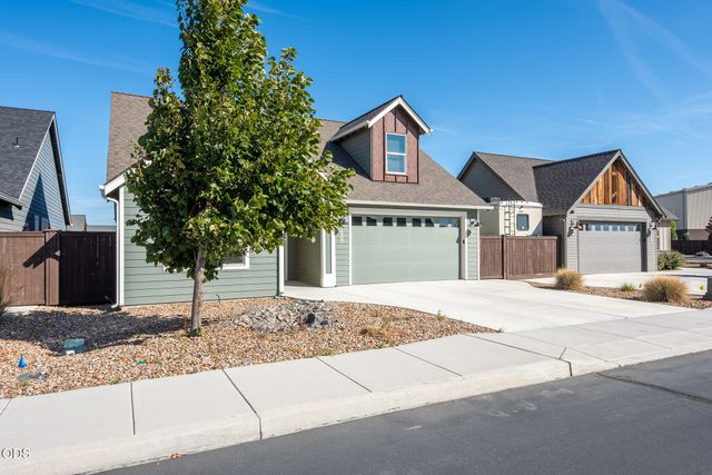 4270 SW 43rd Street, Redmond, OR 97756
