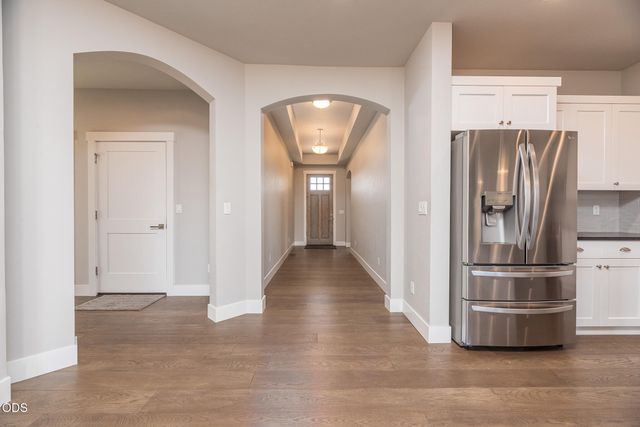 4270 SW 43rd Street, Redmond, OR 97756