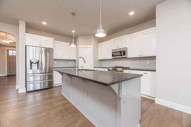 4270 SW 43rd Street, Redmond, OR 97756