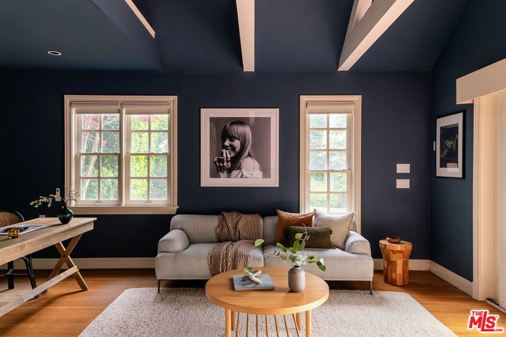 Image 20 of property listing at 101 N Arden Boulevard, Los Angeles, CA 90004