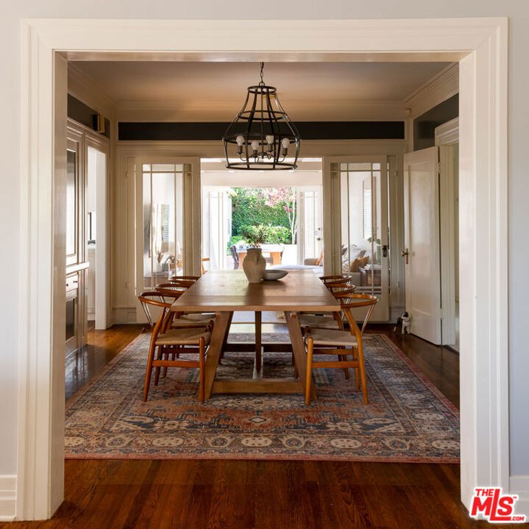 Image 4 of property listing at 101 N Arden Boulevard, Los Angeles, CA 90004