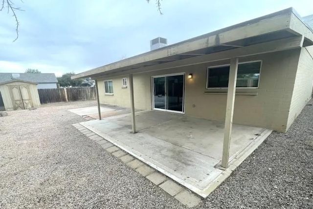 2320 E Holmes Avenue, Mesa, AZ 85204