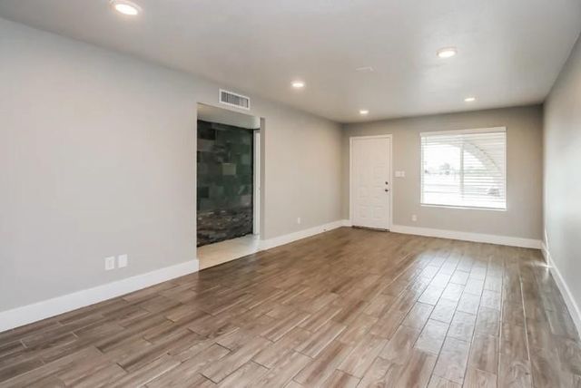 2320 E Holmes Avenue, Mesa, AZ 85204